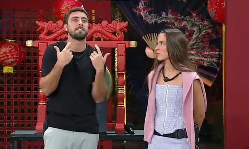 
				
					Power Couple: Eike expõe dificuldade financeira: 'Não ter o que comer'
				
				