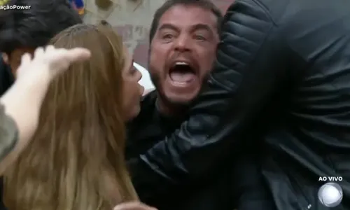 
					Power Couple 2025: Carol revela processo contra Dhomini após briga
				
				