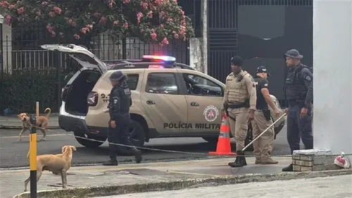 
					Preso homem que usava cães para atacar moradores em bairro de Salvador
				
				