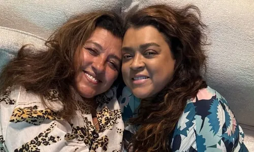 
					Preta Gil recebe visita de Regina Casé nos EUA e se declara
				
				