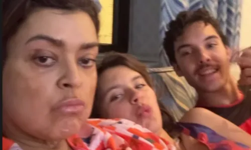 
					Preta Gil surge em momento raro em meio a tratamento milionário; VÍDEO
				
				