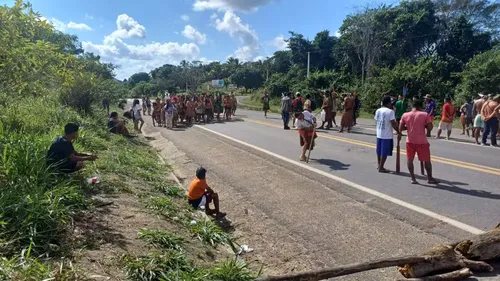 
				
					Rodovia é liberada por indígenas após 36h de protesto na Bahia
				
				