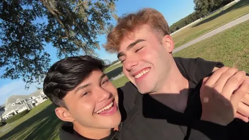 
					Luan Alencar e Caio Cerqueira são vistos juntos após término polêmico
				
				