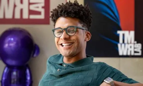   					Lucas Leto mostra novo talento e dá pistas de próximo trabalho  				  				