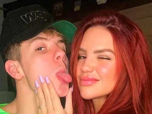 
					BBB: quem é Juliano Floss, namorado de Marina Sena e amigo de Anitta
				
				