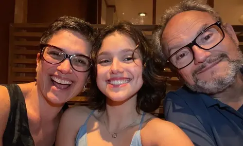 
					Quem é a filha de Sandra Annenberg, que assumiu namoro com atriz
				
				