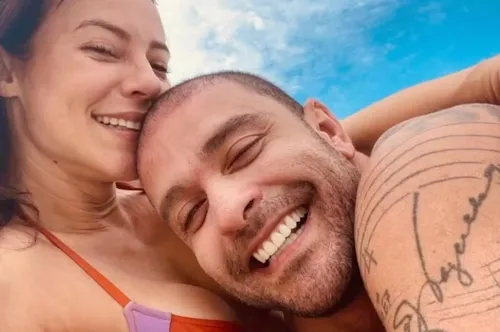 
					Real motivo do término de Paolla Oliveira e Diogo Nogueira vem à tona
				
				