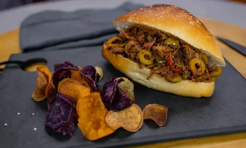 
				
					Receita de festa junina: aprenda a fazer carne louca com chips
				
				