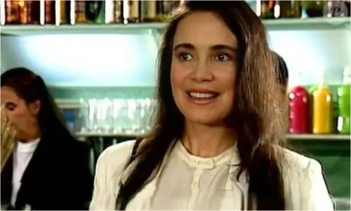   					Regina Duarte revela 'amor platônico' por ator de 'História de Amor'  				  				