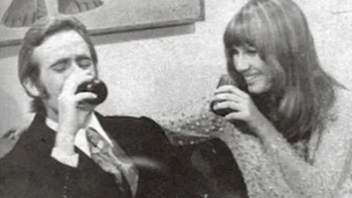 
					Renata Sorrah emociona ao homenagear Francisco Cuoco: 'Meu par'
				
				