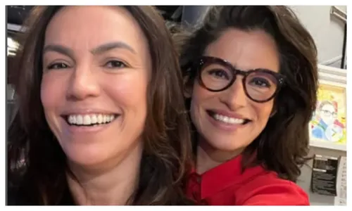 
				
					Renata Vasconcellos diverte colegas do JN com 'gafe': 'Quem nunca?'
				
				