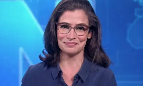   					Renata Vasconcellos faz aparição rara com gêmea em gravação na Globo  				  				