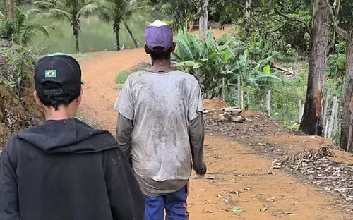 
				
					Resgatados trabalhadores em condições análogas à escravidão na Bahia
				
				