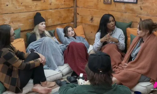 
					Resumo A Fazenda 17: Carol acusa agressão, Tamires se revolta e treta
				
				