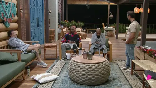 
					Resumo A Fazenda 17: plantas miram Dudu, beijaço e Roça Especial
				
				