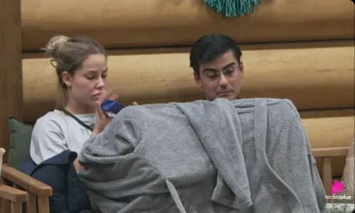 
					A Fazenda 17: Saory polemiza ao apontar trisal com Kathy: ‘Tapinhas'
				
				