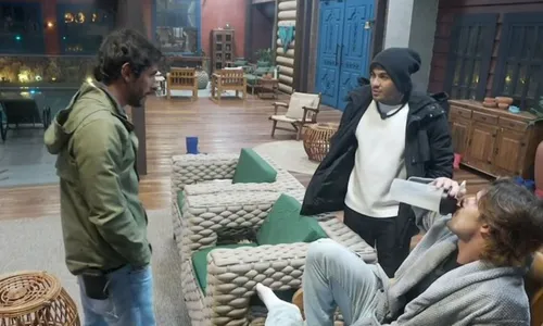 
					Resumo A Fazenda: Tamires revoltada, Shia faz revelação e Gaby expulsa
				
				