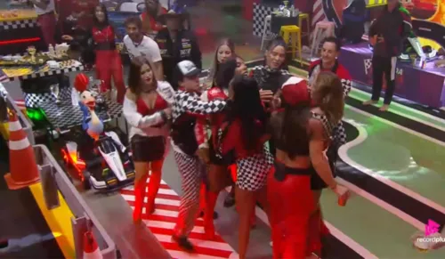 
					Resumo A Fazenda: entenda briga de Martina e Tamires; Record é exposta
				
				