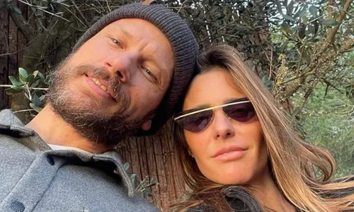 
				
					Rodrigo Hilbert rebate Fernanda Lima e revela rotina sexual do casal
				
				