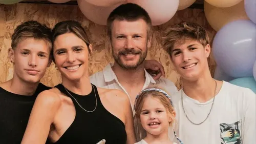 
					Rodrigo Hilbert revela que 'estaria preso' sem Fernanda Lima; entenda
				
				
