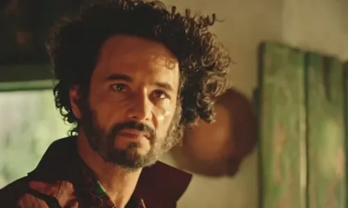 
					Rodrigo Santoro faz rara aparição no Rio; saiba por onde anda fenômeno da TV
				
				