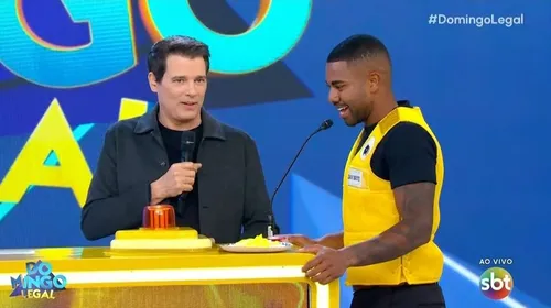 
				
					SBT humilha Record com Davi Brito no 'Passa ou Repassa'
				
				