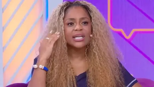 
					Cariúcha detona médico e expõe beijo antes de briga: 'Atacada'
				
				