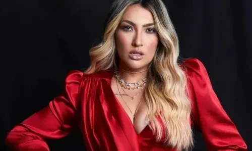 
					SBT surpreende e oficializa nova apresentadora do 'Fofocalizando'
				
				