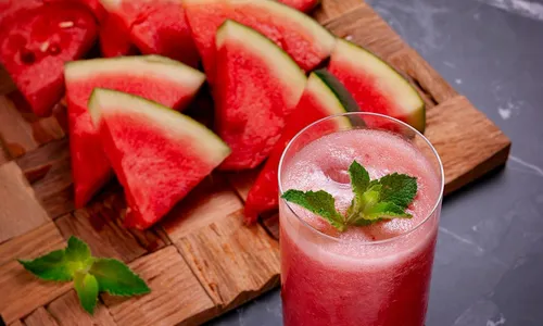 
					Saiba porque comer melancia em jejum deixa a pele perfeita e saudável
				
				