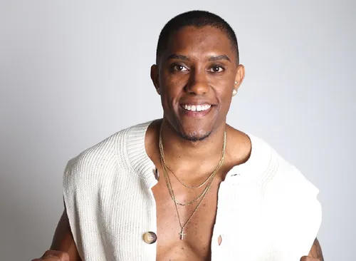 
					Saiddy Bamba celebra 25 anos com gravação de audiovisual no Pelourinho
				
				