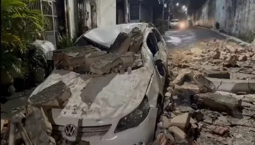 
					Salvador registra em 24 horas o volume de chuva esperado para todo mês
				
				