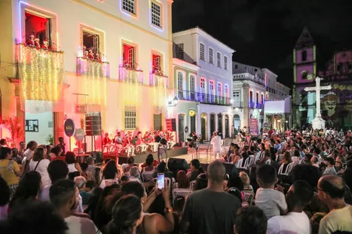 
					Salvador terá corredor de luz inédito e decoração de Natal ampliada
				
				