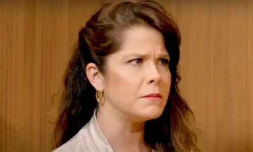 
					Samara Felippo se diverte com elogio inusitado e pede: 'Mandem job'
				
				