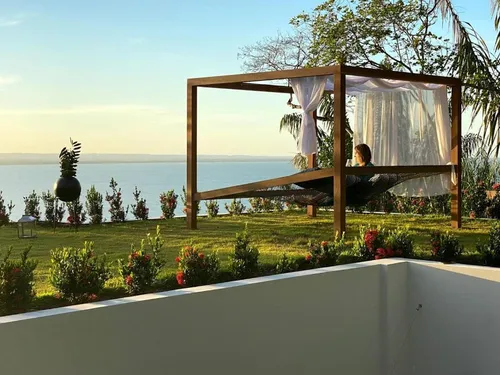 
					Seis hotéis e casas com atendimento diferenciado perto de Salvador
				
				