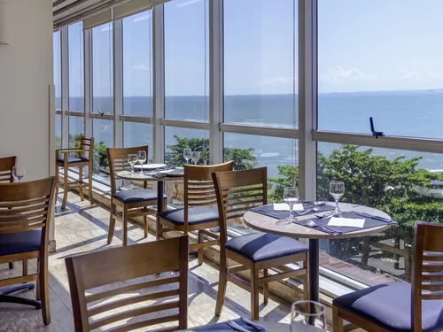 
					Seis hotéis e casas com atendimento diferenciado perto de Salvador
				
				