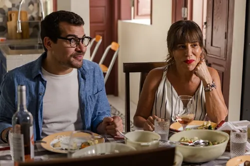 
					Sexa: filme dirigido e protagonizado por Gloria Pires estreia no país
				
				