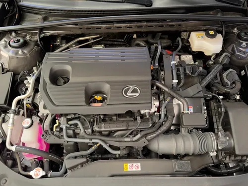 
					Sofisticação, suavidade e tecnologia híbrida: test drive do ES300h
				
				