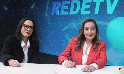 
				
					Sonia Abrão desabafa de suposta saída da RedeTV! e web reage
				
				