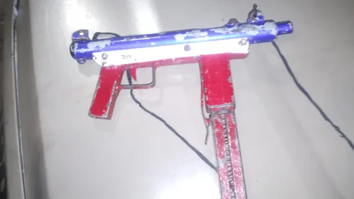 
					Submetralhadora é apreendida em bairro de Salvador
				
				