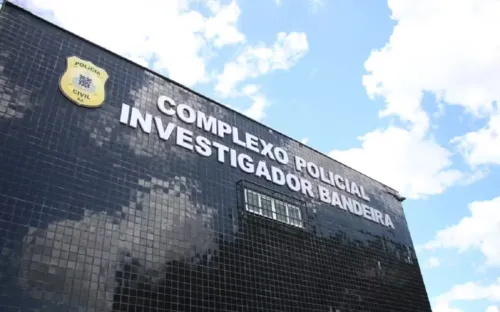 
				
					Suspeito de matar homem após discussão por barulho de caminhão é preso
				
				