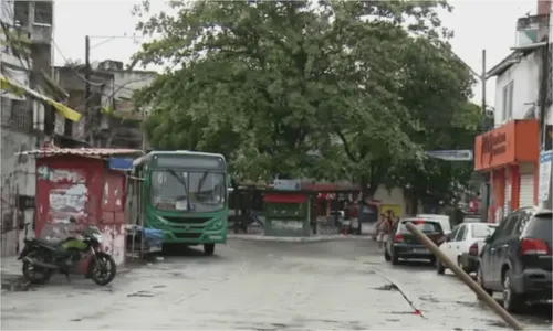   					Suspeito é morto e delegado é baleado em troca de tiros em Salvador  				  				