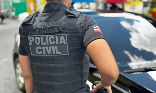 
					Professora é esfaqueada dentro de casa em Salinas da Margarida
				
				