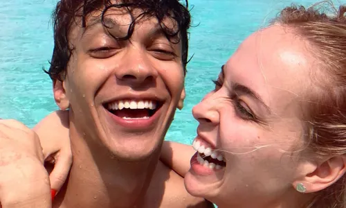 
					Tata Estaniecki quebra silêncio após separação de Júlio Cocielo
				
				