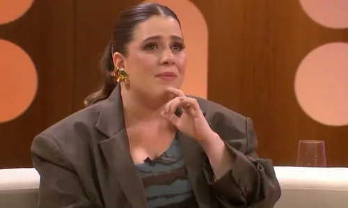 
					Tati Machado chora em volta ao 'Saia Justa' e desabafa sobre perda
				
				
