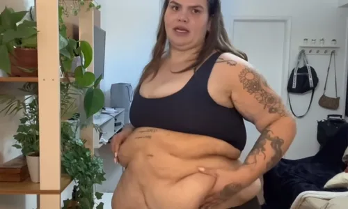 
					Thais Carla anuncia nova cirurgia e revela peso atual após bariátrica
				
				