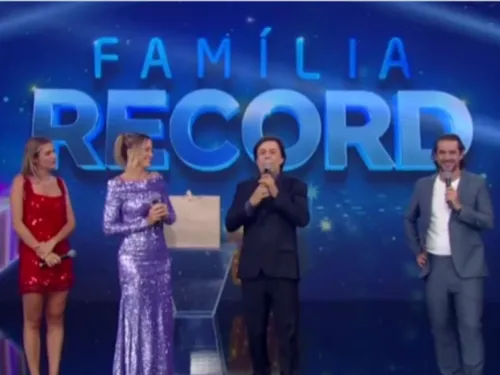 
					Ticiane Pinheiro cai no choro com surpresa de Tom Cavalcante na Record
				
				