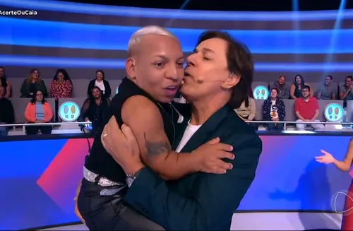 
					Tom Cavalcante beija Tokinho após derrota: 'Paramédicos resgataram'
				
				