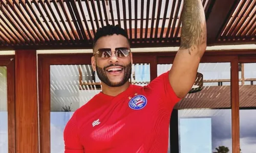 
					Tony Salles rouba a cena com foto de sunga e incendeia web: 'Dei zoom'
				
				