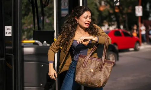 
					'Três Graças': Ferette toma decisão contra Gerluce após flagra
				
				