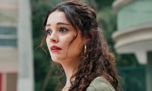 
					Três Graças: Gerluce arma golpe contra Arminda e mansão é invadida
				
				